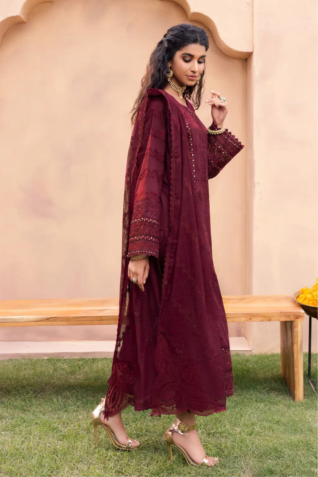 Iznik Aashiaan Festive Lawn Collection – AL-01 Zyra